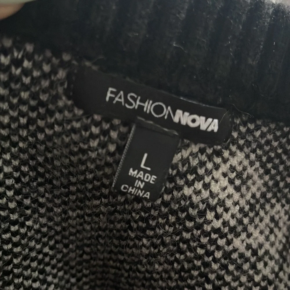 Fashion Nova Sweater - Picture 2 of 3